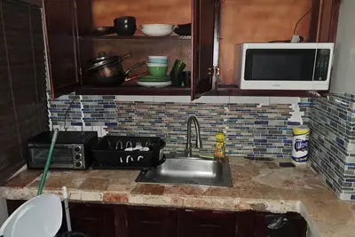 Image de Charming 2-bedroom apartment in beautiful Kingston with Ac room