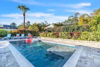 Image de Updated! Heated Pool! Near Beach! Grill, Parking, Outdoor Oasis! ~ Rosemary's Hacienda