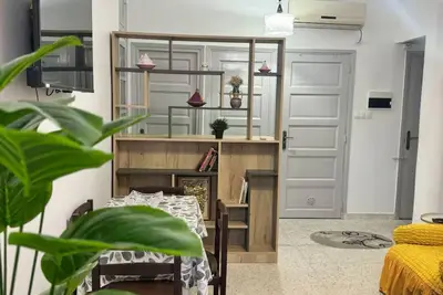 Image de Urban Oasis in Algiers' Heart