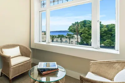 Image de Mosman - Espl2 - The Esplanade - Approx. $3500-$3750  per/week - A Balmoral Beach Landmark Luxury Apartment.  