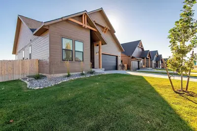 Image de Modern Teton Valley Home | Close to Parks & Slopes