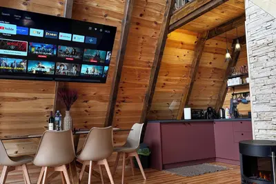 Image de PeaksView A-frame chalets with hot tub, fireplace and stunning mountain views