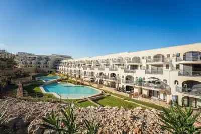Image de Qala Skyview Penthouse – Pool, Sunsets & Bbq Area