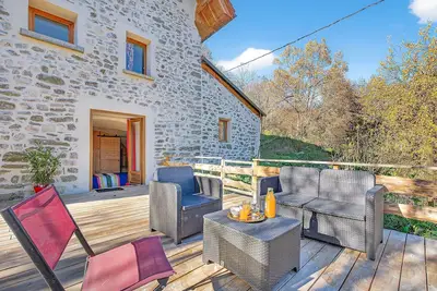 Image de Gîte 'Lézard' avec vue sur la montagne, terrasse privée et Wi-Fi
