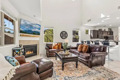 Image de New 4br | Dog-Friendly| Walk to Park and Trails