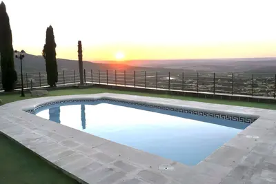 Image de Villa « Los Ángeles » avec vue sur le lac, piscine privée et Wi-Fi