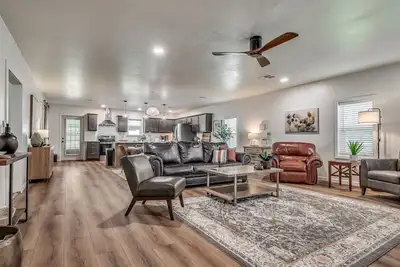 Image de Peaceful Acre - Cozy house with beautiful backyard