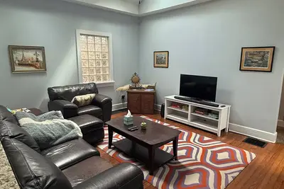 Image de Cozy 2-bedroom village carriage house in Columbus' Historic German Village area