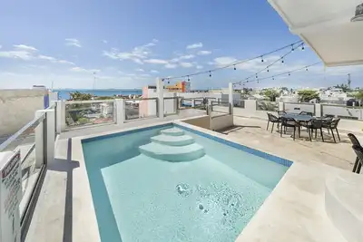 Image de Unique 4br w/Rooftop Pool Downtown