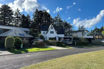 Image de Hosts on the Coast Tranquil Views