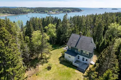 Image de Fuchs Cottage - Classic, Oceanfront Home