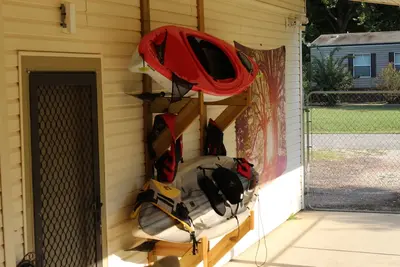 Image de Spacious Lakefront Retreat with Outdoor Entertaining Spaces, Office, + Parking