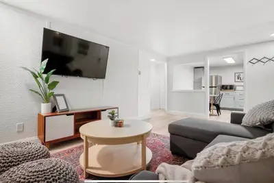 Image de Charming 1-bedroom ground level apartment in Anchorage