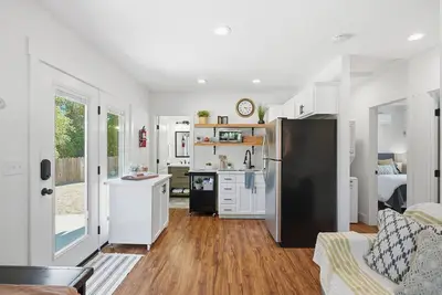 Image de Charming 2br Cottage Near Bethel-Peaceful Redding Retreat w/ Trails Nearby