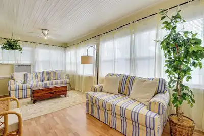 Image de < 1 Mi to Dtwn Bradenton & Riverwalk! Sunny Apt