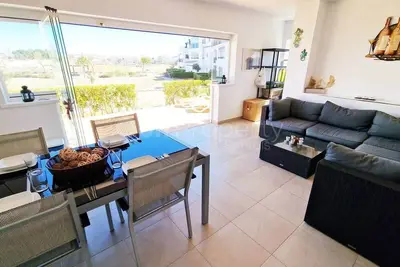 Image de Spacious Ground Floor Apartment