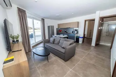 Image de Modern Escape 2 Bed Penthouse – by HostMT