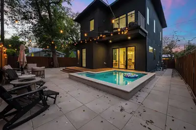 Image de Modern East Austin Stay near Rainey St, Dining & Lady Bird Lake | The Ashlee
