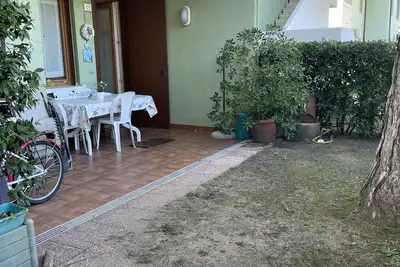 Image de Bel appartement avec piscine et jardin