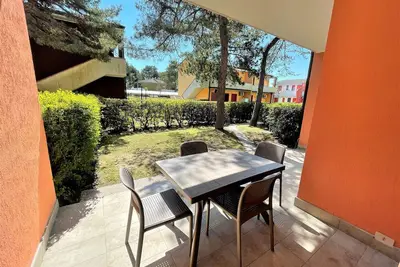 Image de Appartement lumineux avec piscine et jardin