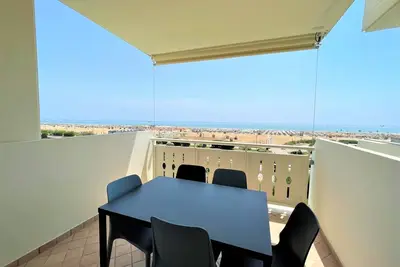 Image de Appartement dans un emplacement privilégié en bord de mer