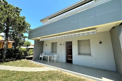Image de Appartement lumineux avec piscine partagée