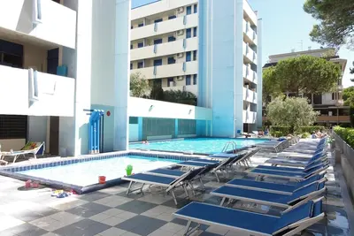 Image de Appartement élégant à Bibione avec accès à la piscine