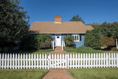 Image de 111 Rodaline Avenue - in-town Lewes with a private pool!