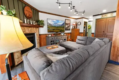 Image de Leatherbark 203b 2br/2ba Renovated Spacious Fireplace Close to Village