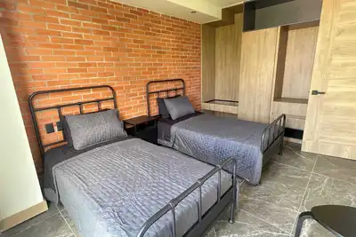 Image de Spacious Apartment w/ Americana Street View