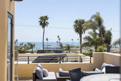 Image de Elegant 3-Level Oceanview Getaway in Oceanside