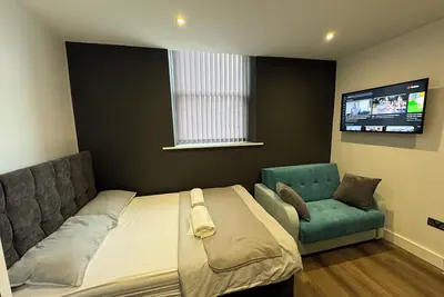 Image de Luxury Southgate House 6 Bedroom 6 bathroom Jacuzzi Bath 2 Min M62 Free Parking