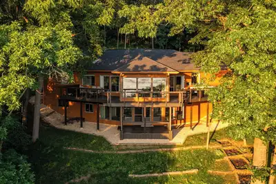 Image de 4bd River Retreat, Enjoy Spring on the River, Firetable and Firepit!