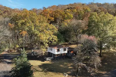 Image de Nature-Themed Mountain Hideaway in the Magic City!