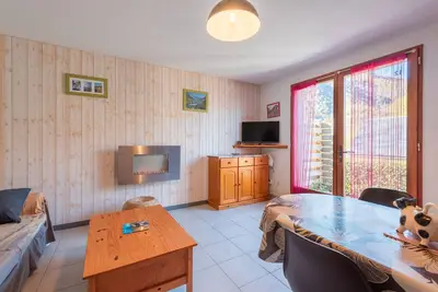 Image de Gîte 'Clarabide' avec vue sur la montagne, terrasse privée et Wi-Fi