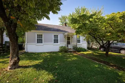 Image de Charming Downtown Parkside Cottage