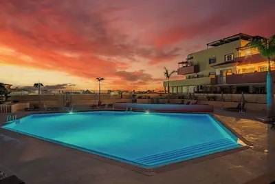 Image de Apartment, sea view, exclusive to the complex Terrazas del Duque Complex