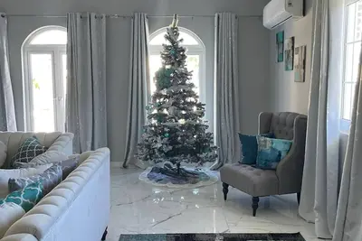 Image de Grand View Beachfront Villa | Sleeps 12