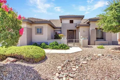 Image de Beautifully Furnished 3br/2ba Home in The Grand – 2, 300 Sq. Ft. Split Floor Plan