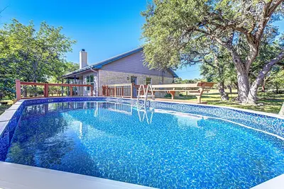 Image de 4 Bdrm Hill Country Home with Pool Near Wineries!