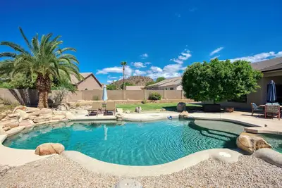 Image de Charming 4-bedroom house with resort-like backyard in Northeast Mesa