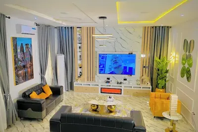 Image de 4-bedroom Duplex apartment in Lekki/Ajah Lagos 24-7 electricity and security