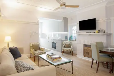 The Ivanhoe, Manly Isyd