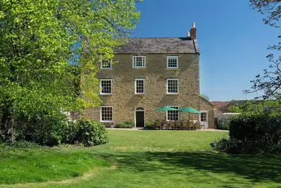 Image de Farndish Manor - Spacious Georgian Manor House - Rural Retreat (sleeps 16+5)