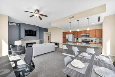 Image de 21st Floor Penthouse  Amazing Views of Downtown!