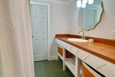 Image de Cork Ferry Cottage, water views, near multiple Phoebe Putney locations