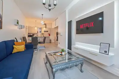 Image de Warstone Suite-Luxury 2-Bedroom Flat, Parking, WiFi, Netflix, Central Location