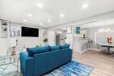 Image de Modern Urban Retreat in Decatur By Deity Villas