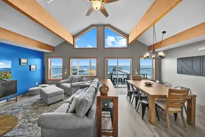 Image de Sauna, Game Room, and Houghton Lake Beach Front