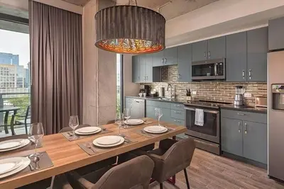 Image de 2-bedroom presidential suite Austin, Tx